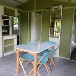 Zecamping 3 Etoiles Piscine Chauffee Σαλέ