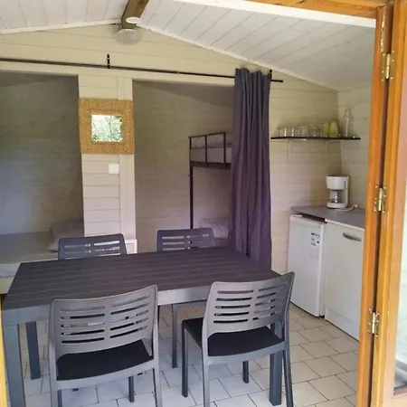Zecamping 3 Etoiles Piscine Chauffee Horská chata Vendoire